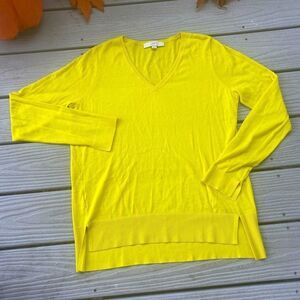 Ann Taylor Loft Woman’s Lightweight Yellow V-neck Sweater Size Medium